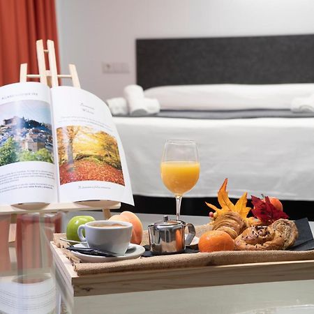 Epsilon Alcaniz Hotel Buitenkant foto