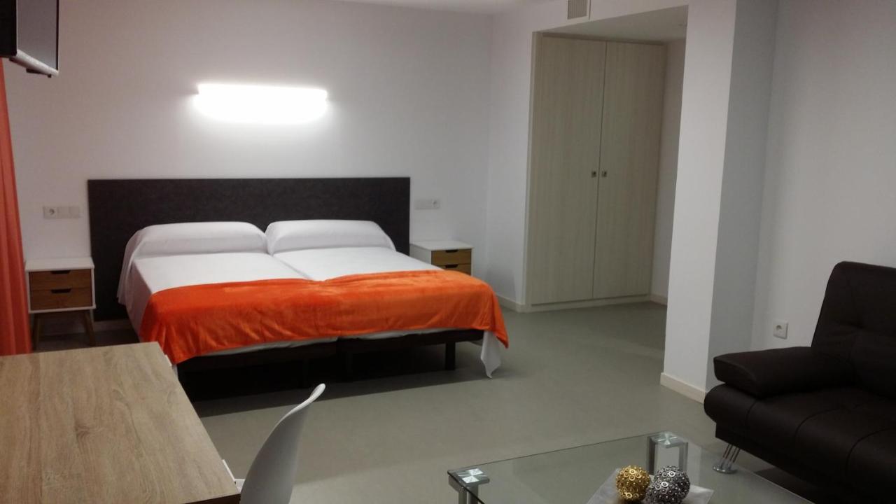 Epsilon Alcaniz Hotel Buitenkant foto